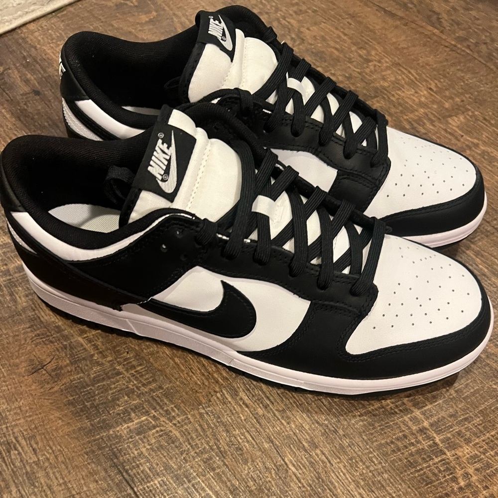 Brand new Men’s Nike Dunk Lows (11.5)